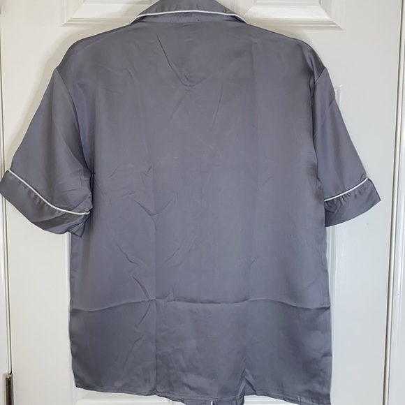 Ettitude Gray Sateen Sustainable Lyocell Bamboo Pajama Top size Small NWT - Picture 8 of 10